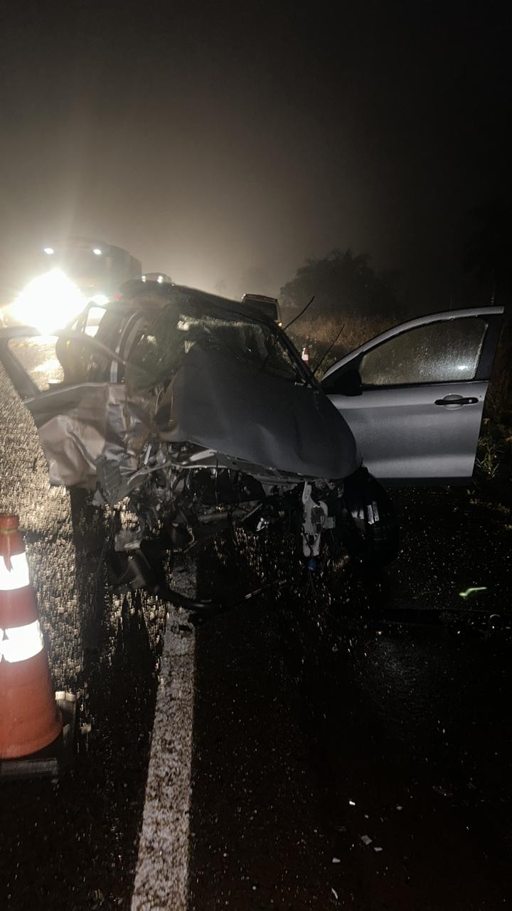 Duas pessoas morrem e cinco ficam feridas em colisão frontal entre carros na BR-163 em MS