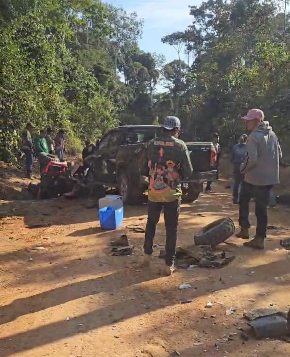 Quadriciclo ficou destruído após batida com caminhonete no Ramal Icuriã — Foto: Reprodução