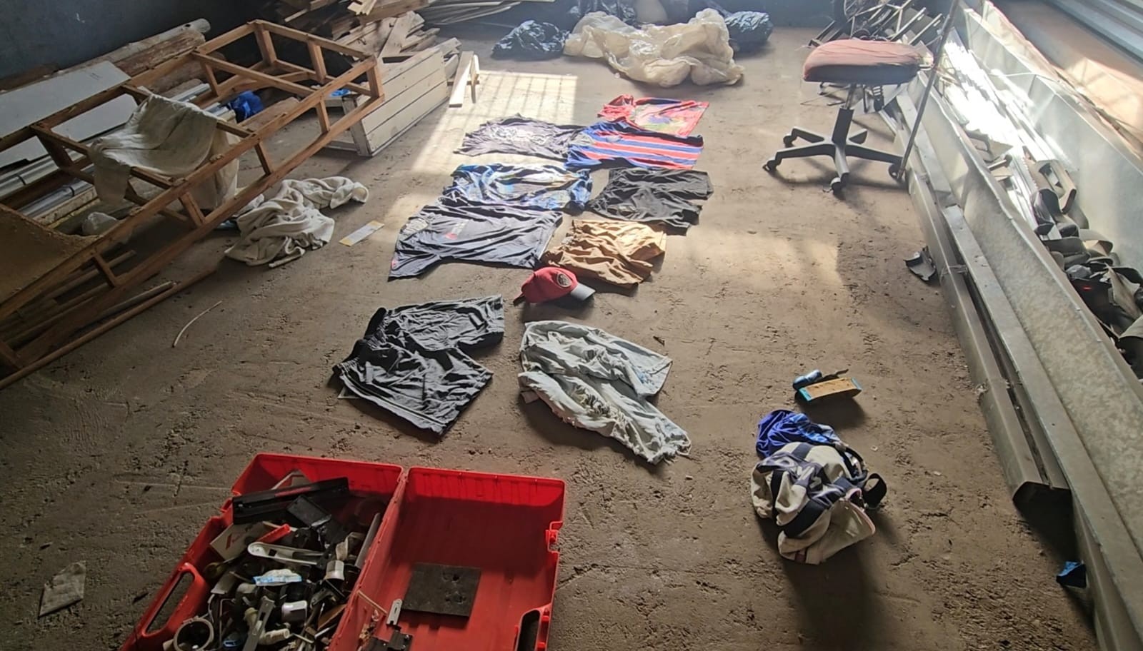 Corpo de homem levado à força da porta de casa é encontrado concretado e carbonizado em Uberlândia