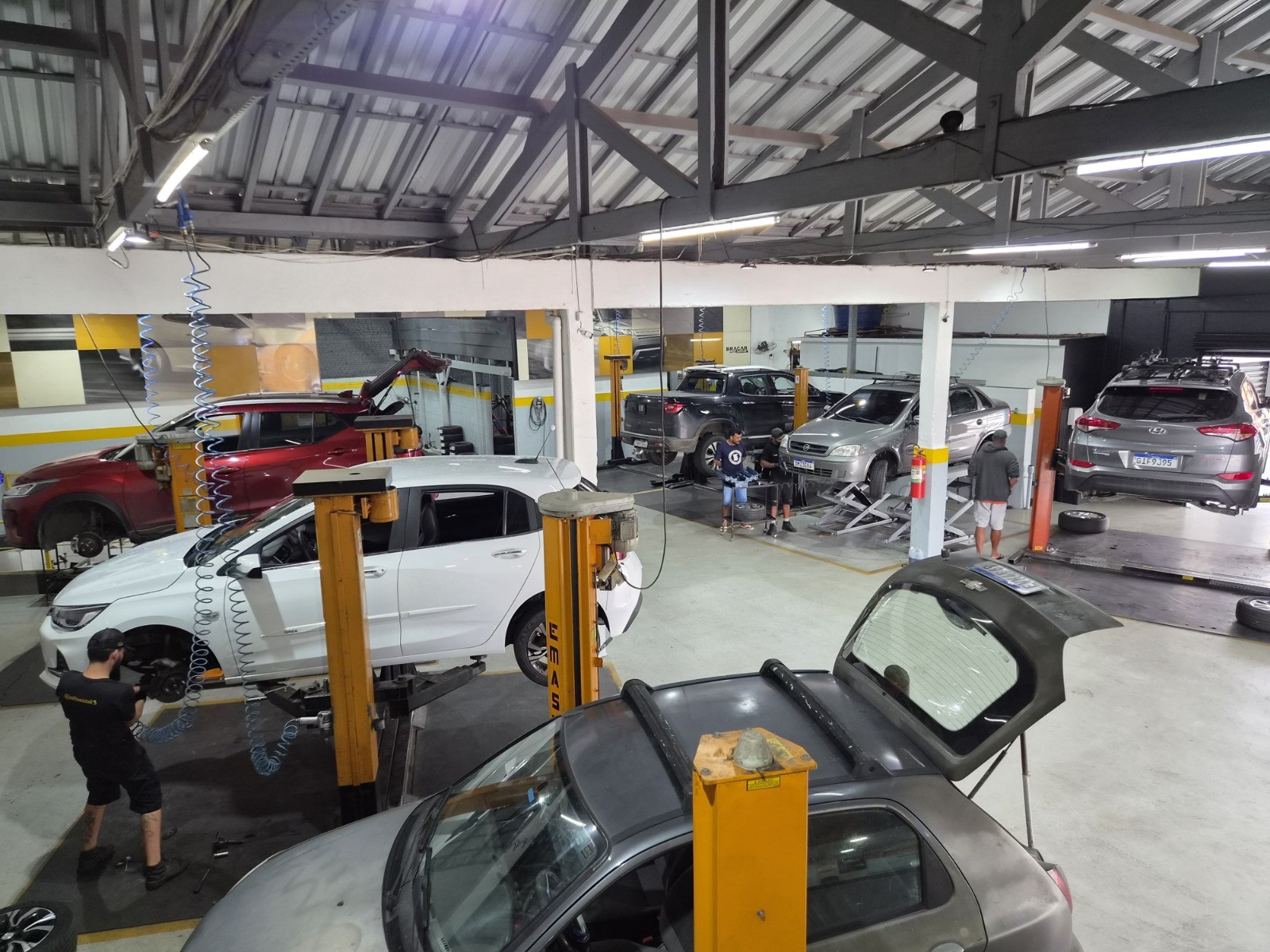 30 anos com foco em confiança e tecnologia automotiva em Caraguá