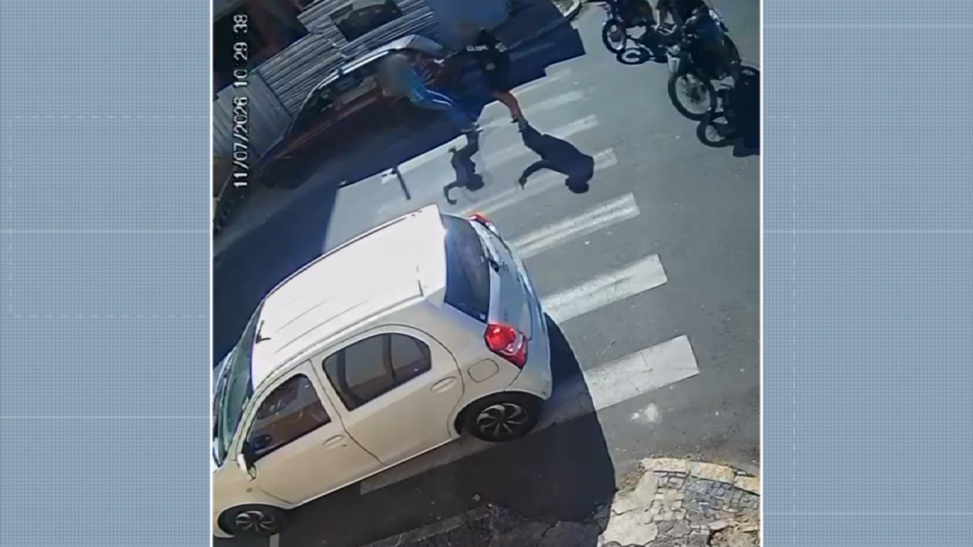 VÍDEO: idosa tem braço quebrado após ser empurrada em briga de trânsito em Itapira