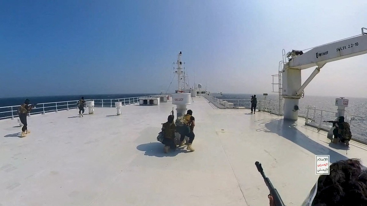 Un buque mercante noruego es objeto de un ataque con misiles en el Mar Rojo  mundo
