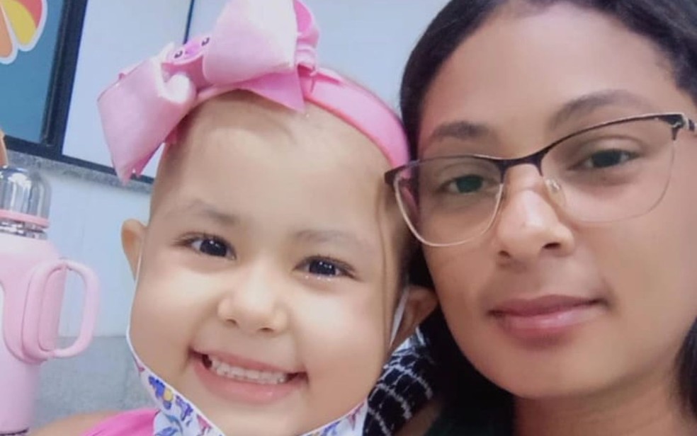 Sibelly e a mãe Valdinete de Jesus — Foto: Arquivo Pessoal