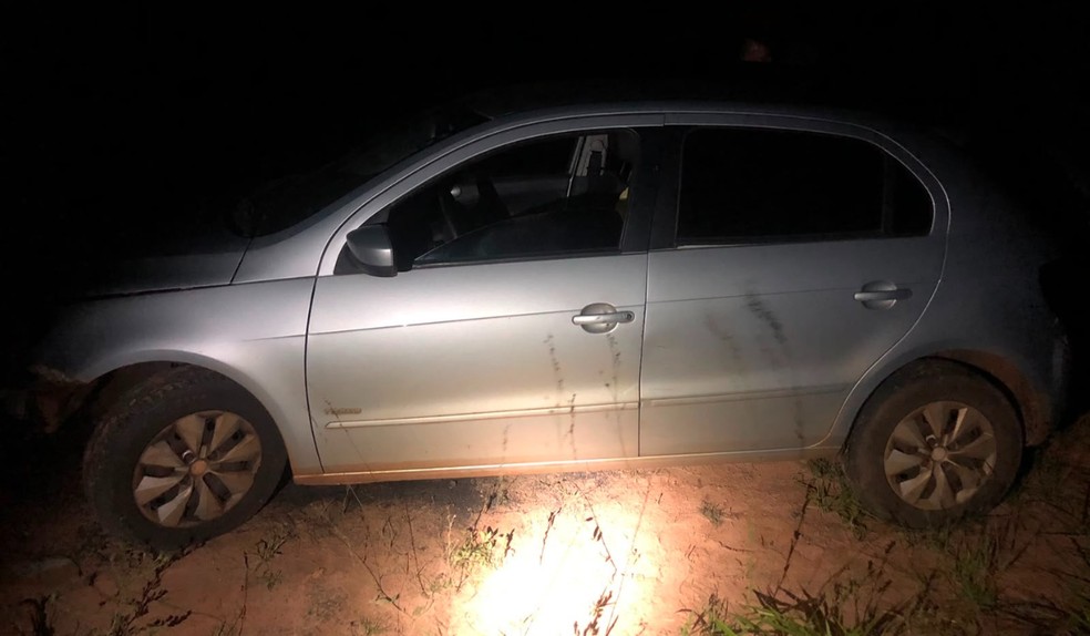 Homem é preso suspeito de abandonar carro roubado e fugir para mata durante perseguição em Dracena (SP) — Foto: Polícia Militar/Divulgação