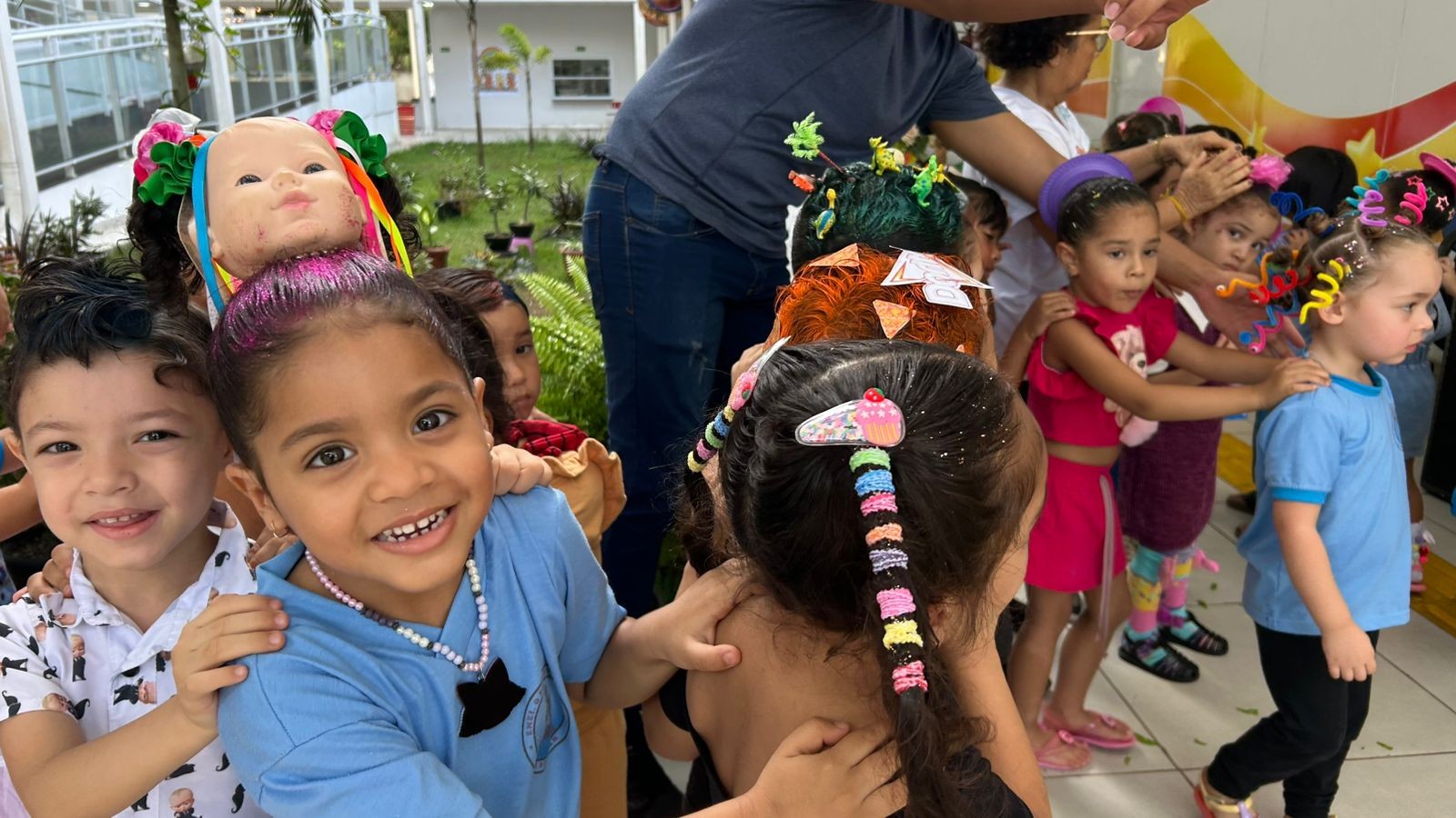Escola pública do Amapá desafia a criatividade e faz desfile do Cabelo Maluco; veja FOTOS