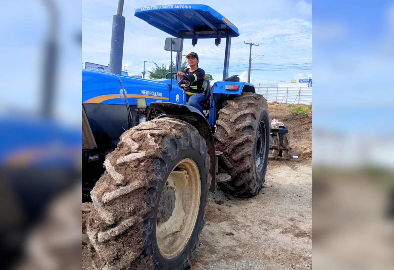 Mulher viraliza nas redes ao operar máquina pesada em obra no TO: 'Mostrar quem eu sou'