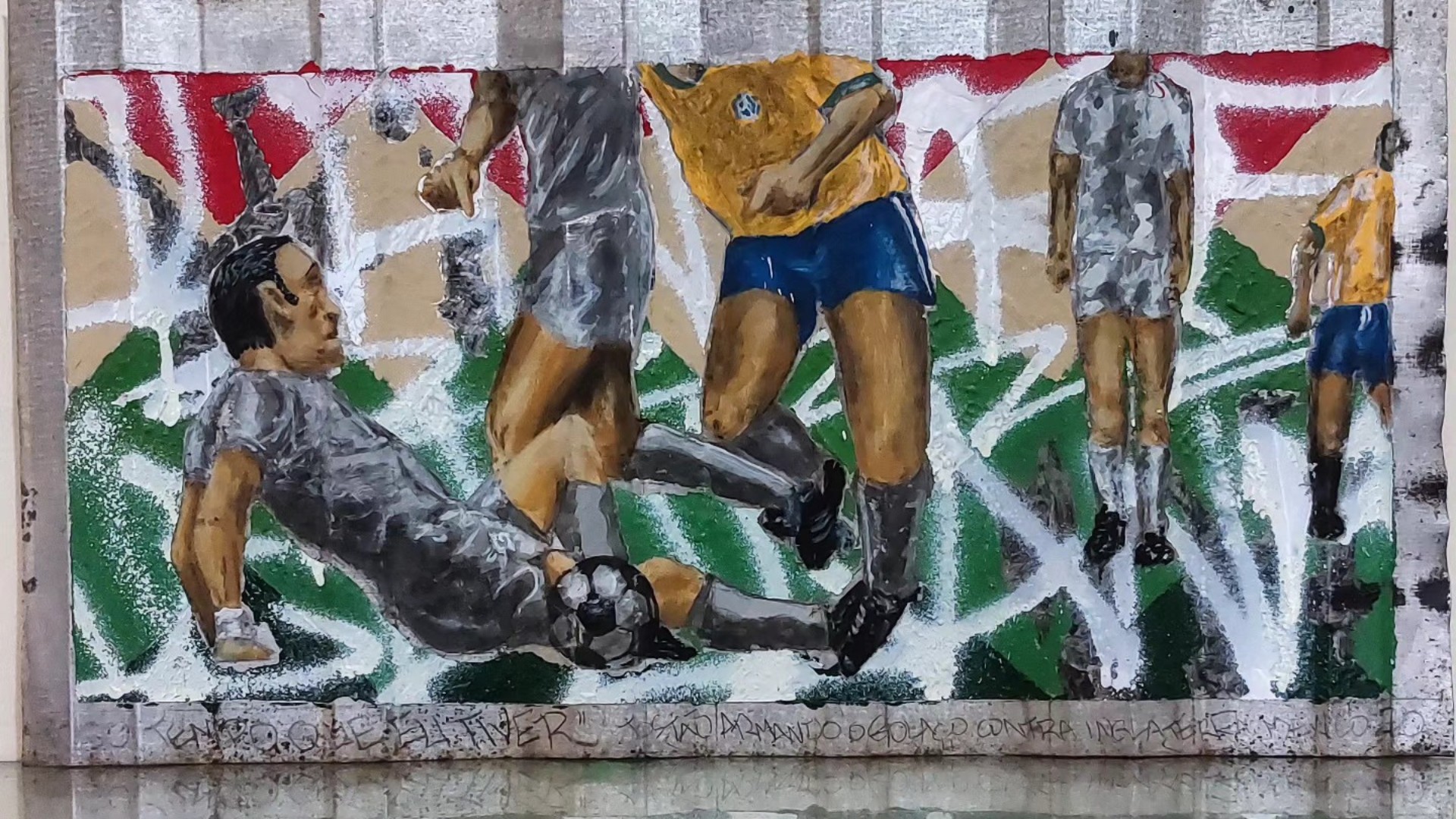 Dribles em chapas metálicas e gols em telhas de zinco: artista sorocabano transforma momentos do futebol em grafites — Foto: Reprodução/golgraffiti