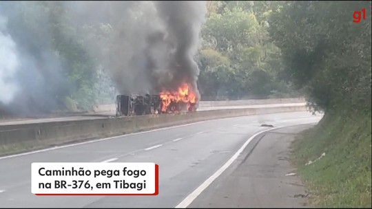 Caminhão pega fogo na BR-376, em Tibagi; rodovia ficou horas interditada - Programa: G1 PR 