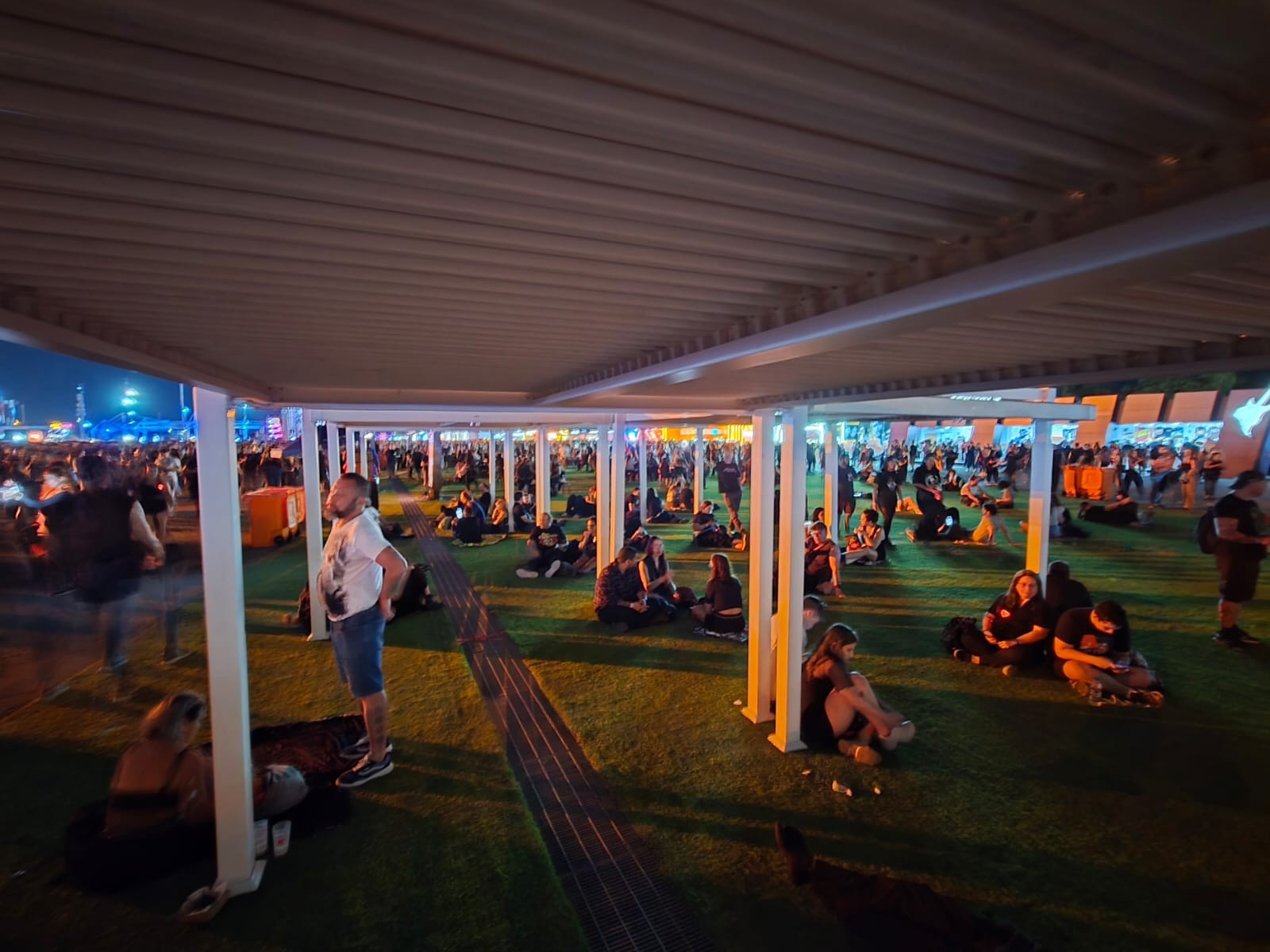 Pé-d'água no Rock in Rio? Veja onde se proteger da chuva sem perder os shows