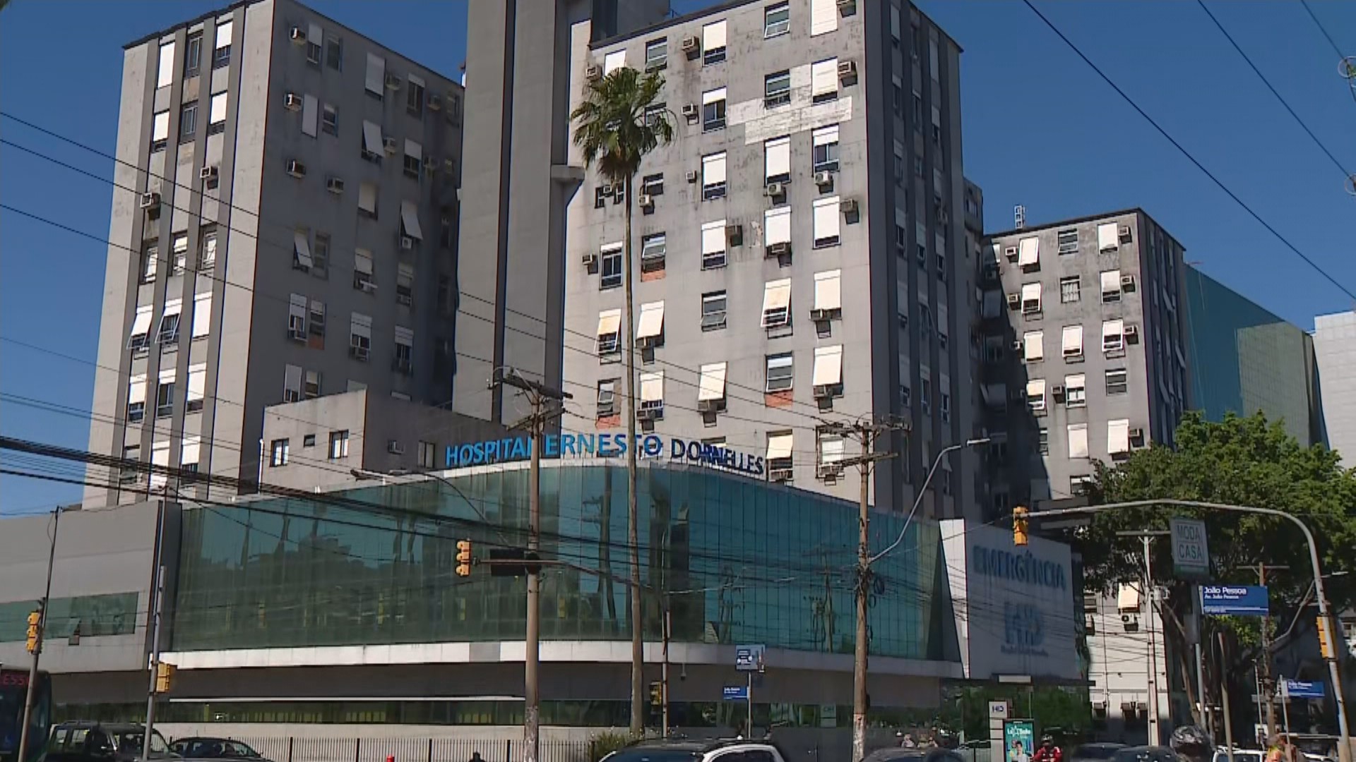 Técnicos de enfermagem são presos após suspeita de crime sexual contra paciente em hospital de Porto Alegre