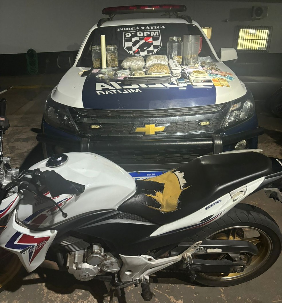 Moto apreendida com um dos suspeitos — Foto: Divulgação