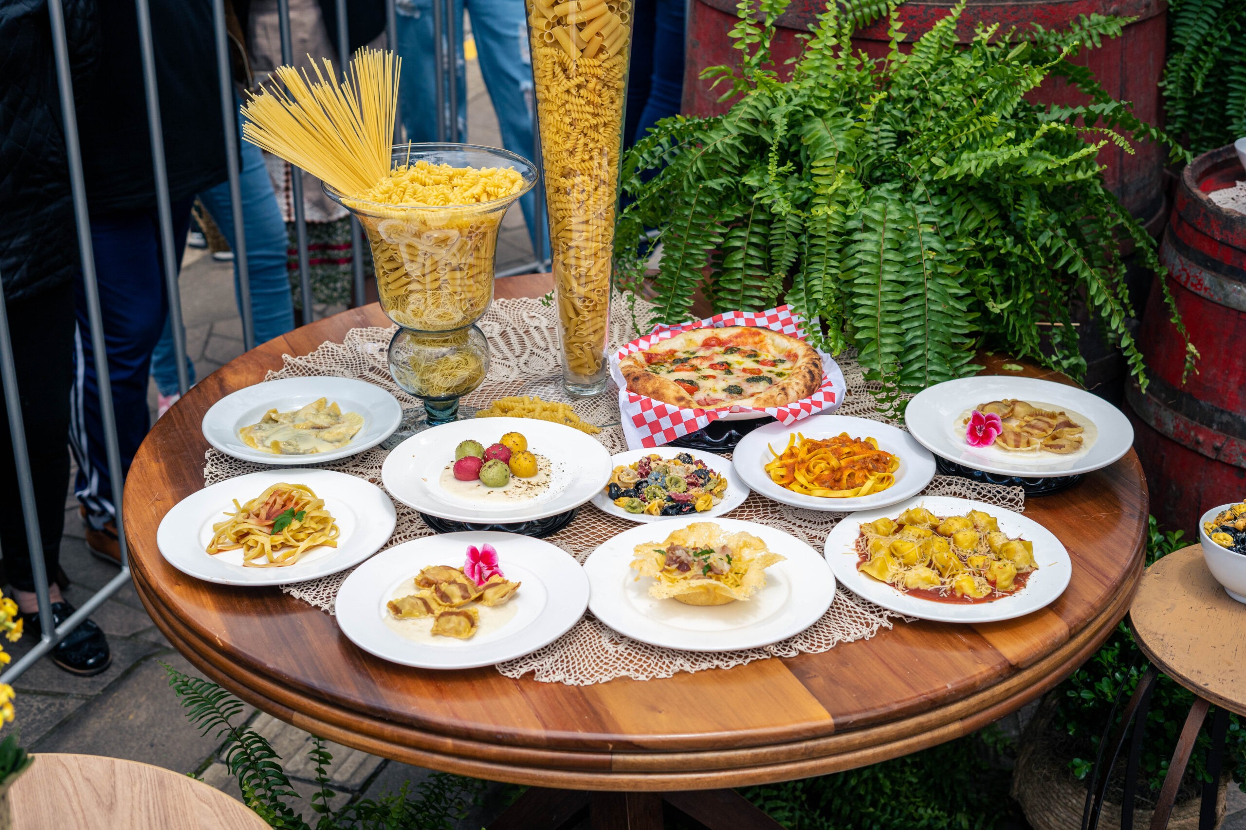 Interior do RS tem festival de massas com competição de quem come mais