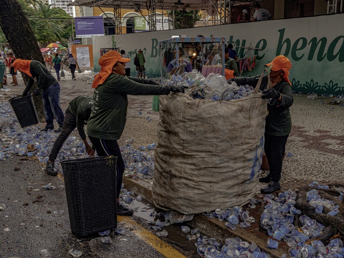 Círio 2026: mais de 700 toneladas de resíduos são recolhidos após procissões em Belém