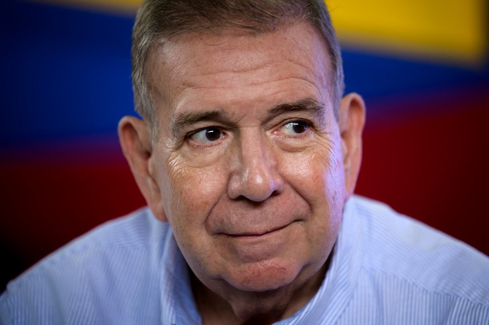 Edmundo Gonzalez, opositor de Maduro na Venezuela, em 31 de maio de 2024 — Foto: Gabriela Oraa / AFP