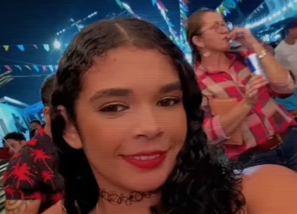 Angélica Araújo tinha 21 anos e foi uma das vítimas do acidente do trio — Foto: Reprodução/Instagram
