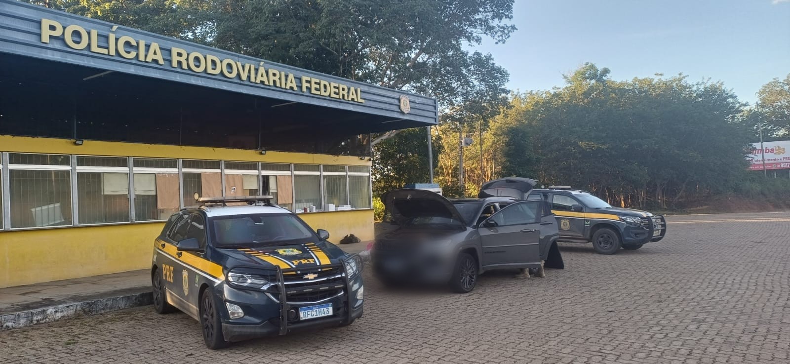 Médico é preso ao ser flagrado transportando canetas emagrecedoras, anabolizantes e eletrônicos irregulares na BR-365, em Montes Claros