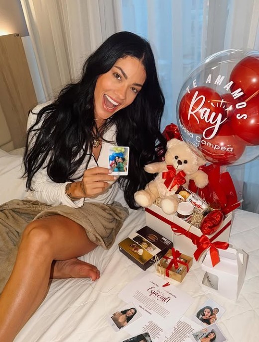 Vila Isabel afasta Rayane Figliuzzi do posto de musa após denúncia de racismo na equipe da influencer