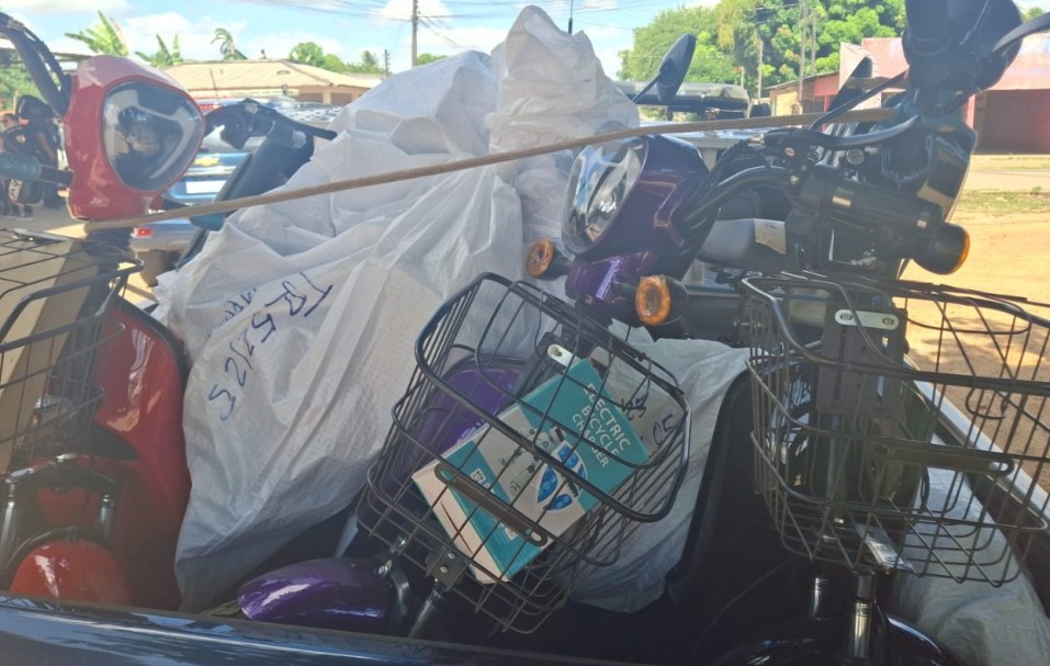 Bicicletas elétricas importadas ilegalmente da Guiana são apreendidas em operação da Receita em RR