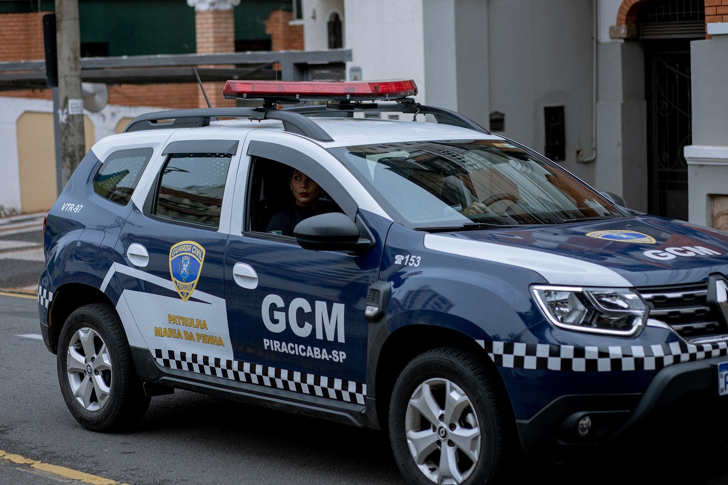 Mulher é atacada com golpes de faca pelo ex-marido em tentativa de feminicídio em Piracicaba