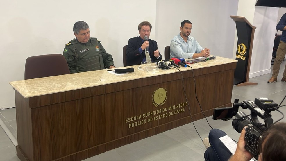 Operação prende 14 PMs suspeitos de receberem propina para facilitar o tráfico de drogas em Fortaleza — Foto: João Victor/TV Verdes Mares