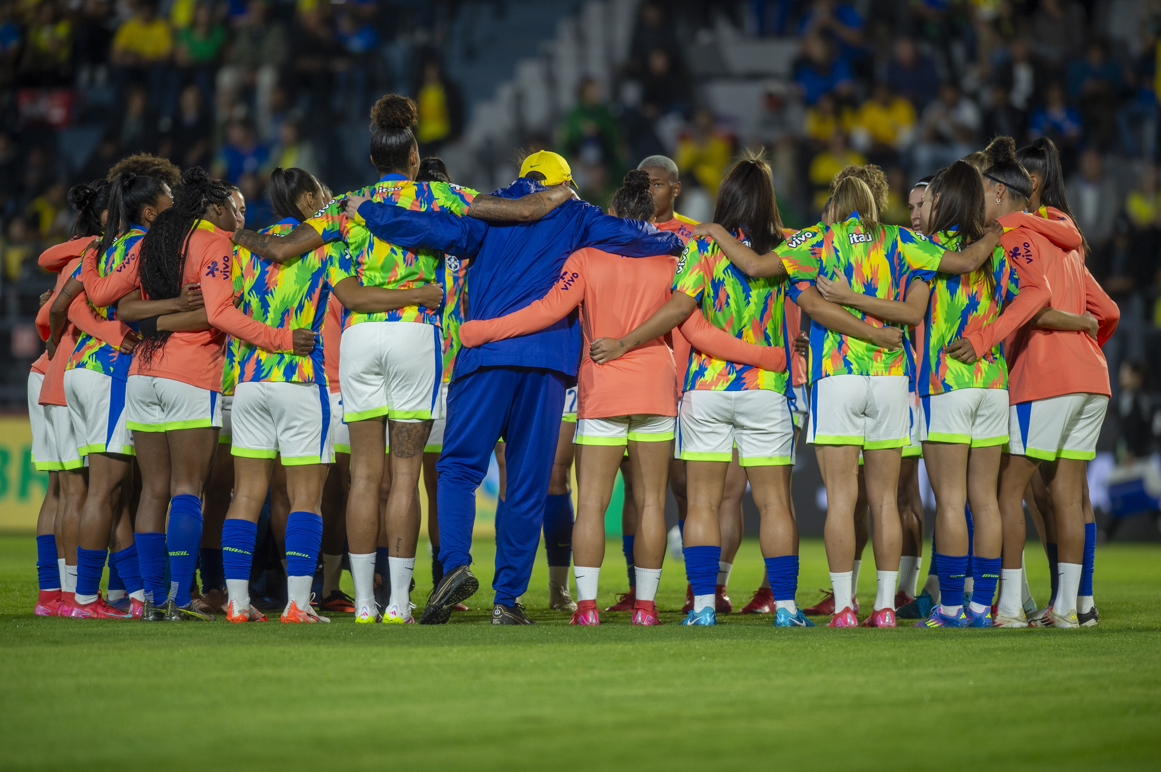 Lula assina MP com regras para mídia e direitos comerciais na Copa do Mundo Feminina de 2027