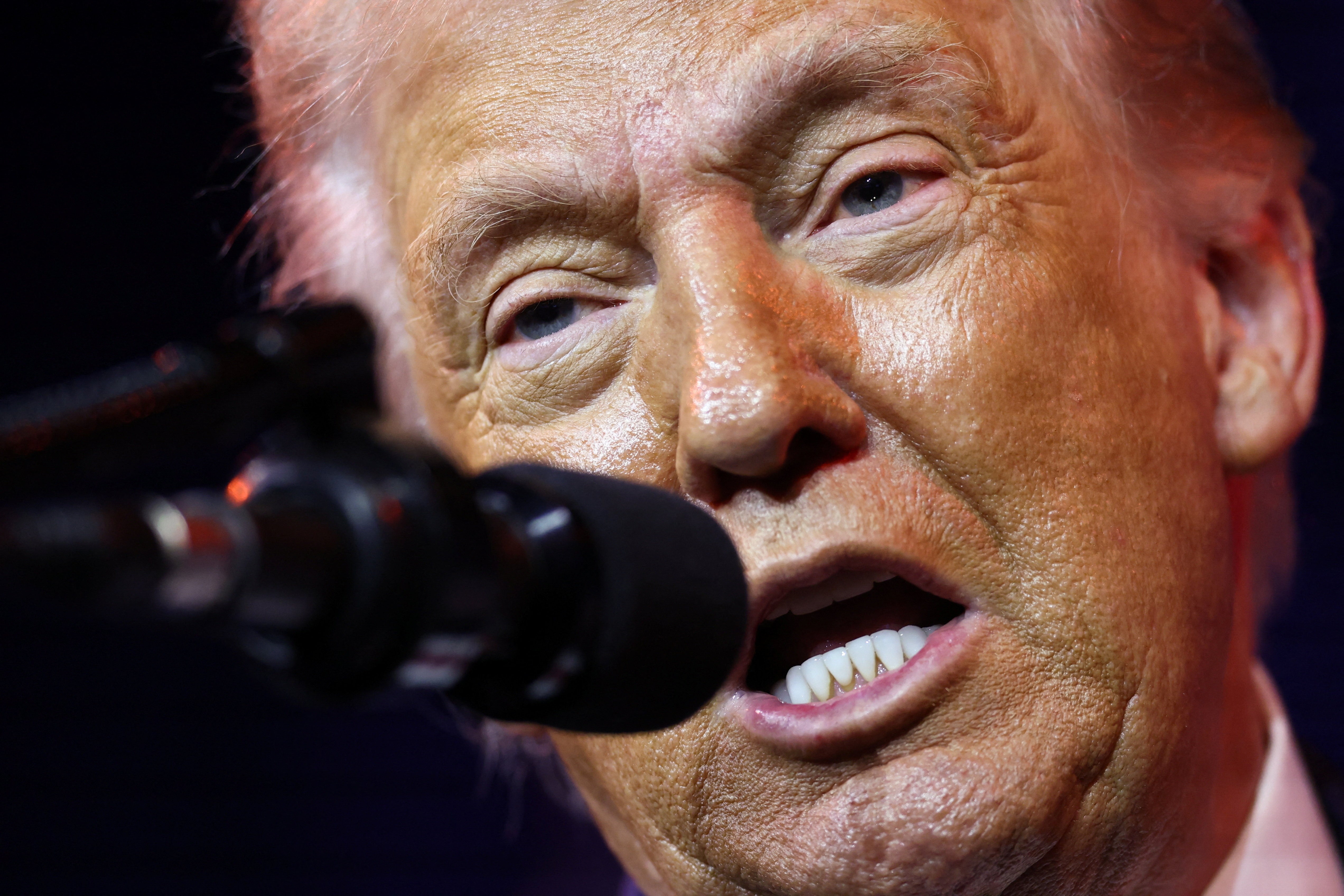 Trump diz que empresas de petróleo vão negociar diretamente com os EUA, e não com a Venezuela