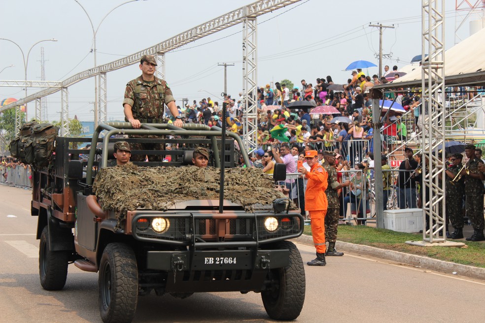 Veículos do Exército são apresentados durante desfile da Independência em Porto Velho — Foto: Foto: Mateus Santos/g1