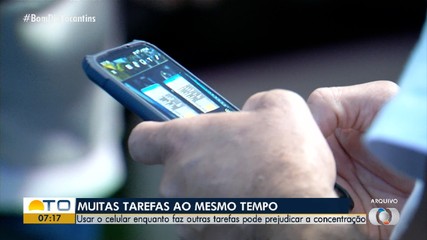 Uso excessivo de celular pode causar dependência e afetar concentração