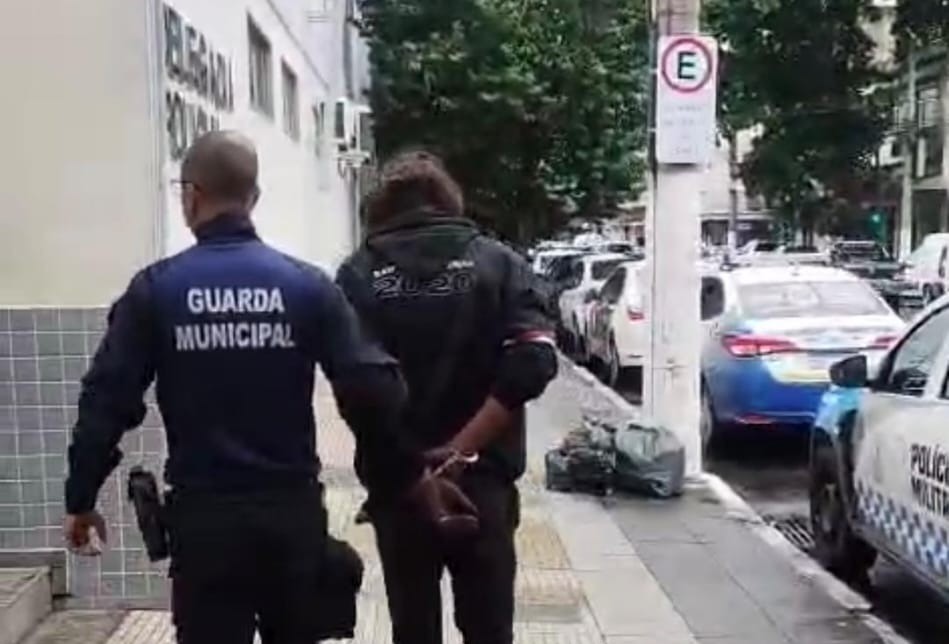 Homem suspeito de furtar botijões de gás é preso em Volta Redonda