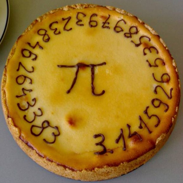 Entenda por que o Dia do Pi é comemorado em 14 de março e qual é a relação da data com... tortas