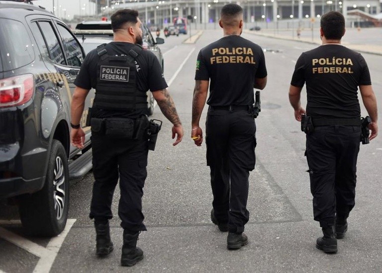 PF cumpre mandados contra grupo investigado por tráfego de drogas