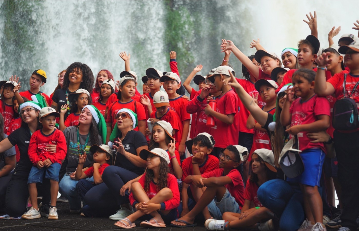 Cataratas do Bem leva 140 crianças ao Parque Nacional do Iguaçu