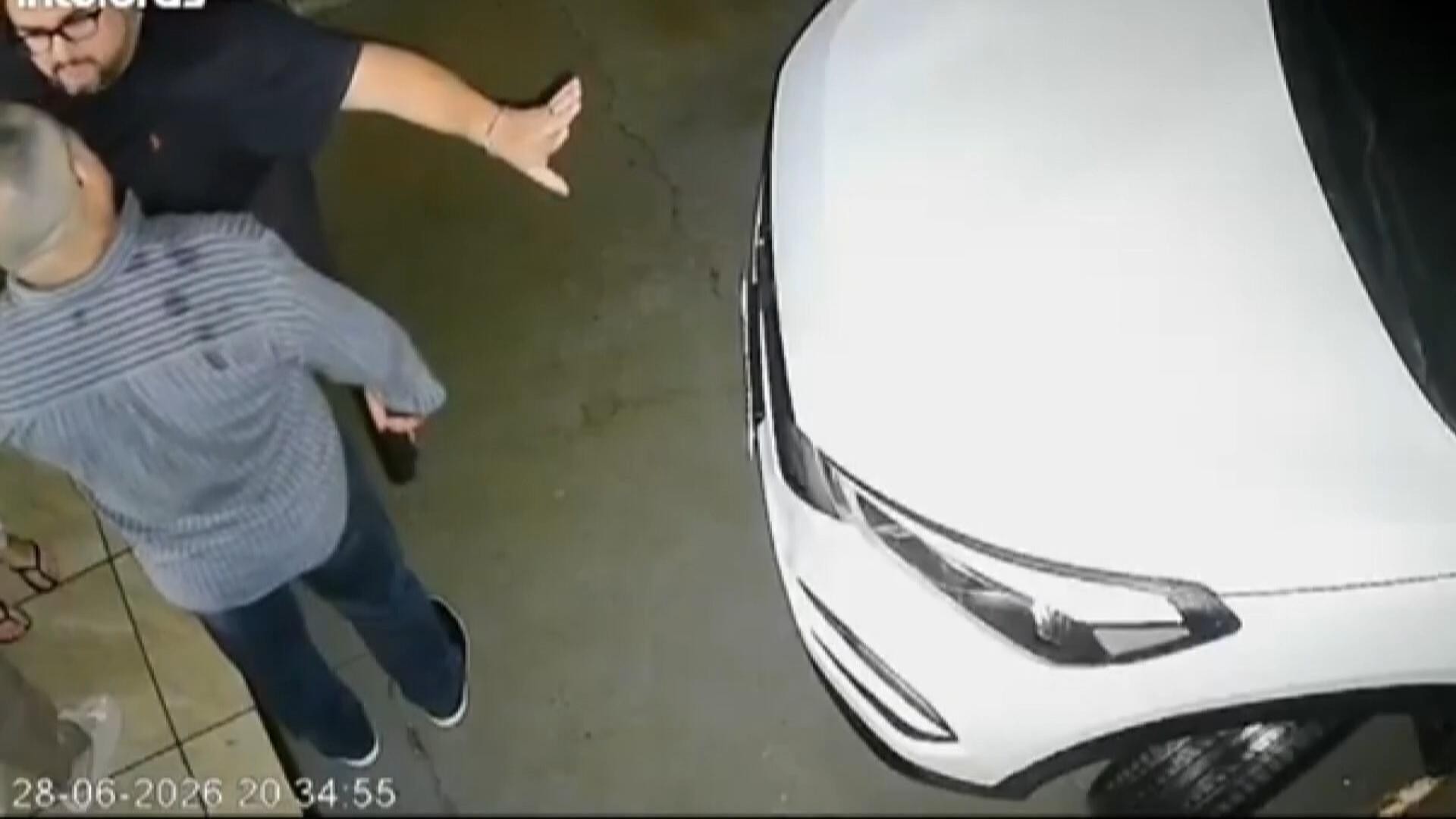 Vídeo mostra discussão por batidas no portão de casa antes de policial ser assassinado por amigo no Paraná