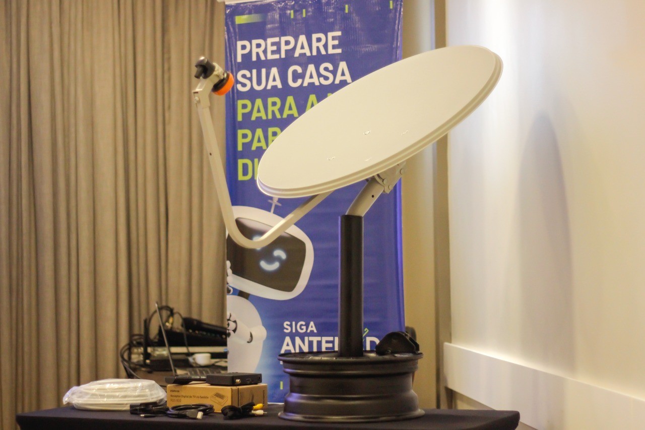 Mais de 29 mil famílias de MT recebem kit gratuito com antena parabólica digital
