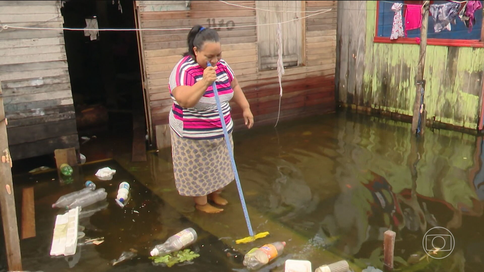 Chuva agrava cheia dos rios no Amazonas