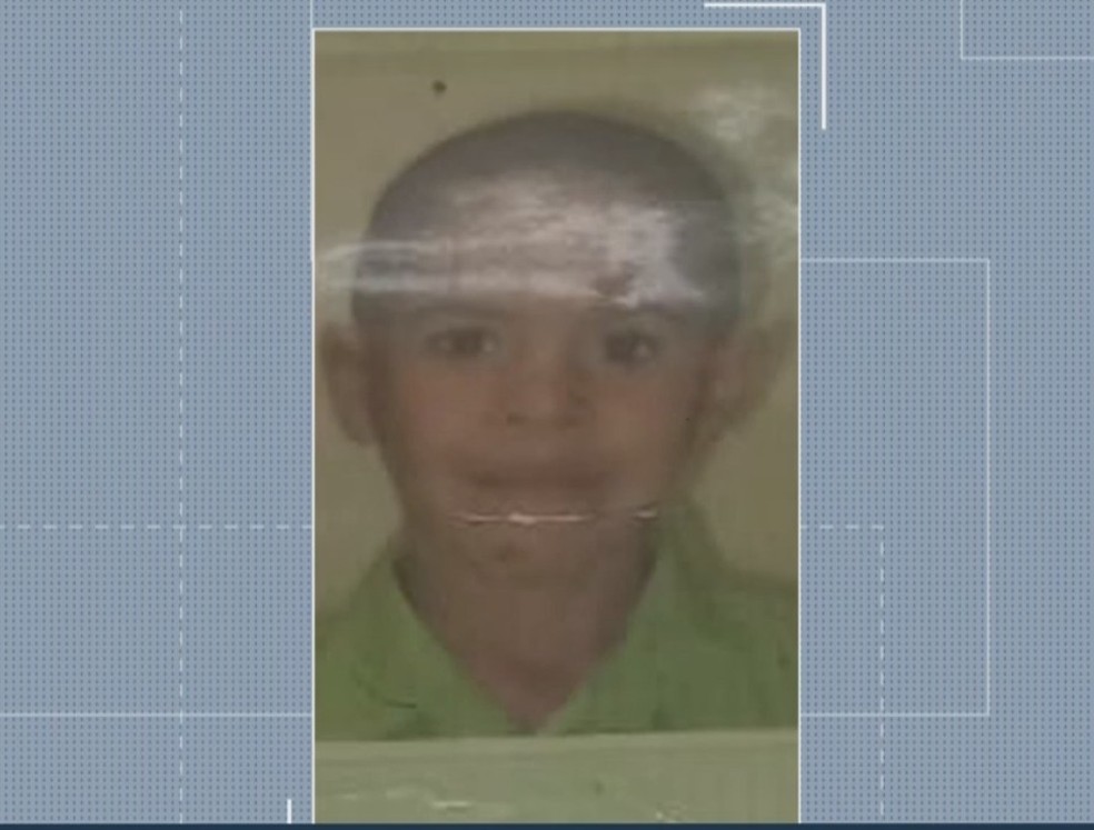 Morre estudante de 17 anos baleado em rua movimentada de Feira de Santana — Foto: Redes sociais