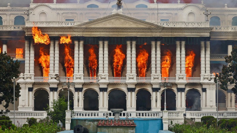 Como os protestos da Geração Z na Ásia mostram o poder das redes sociais — e seus limites