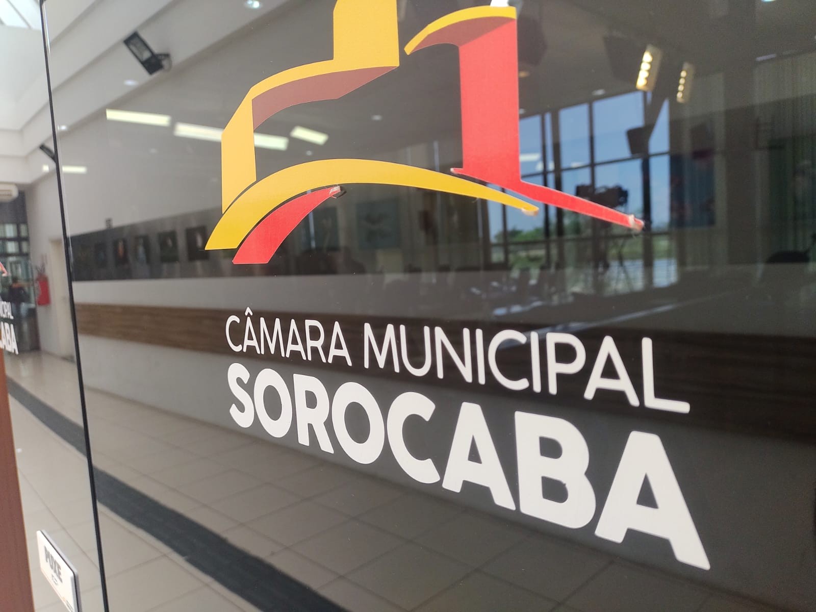 Câmara de Sorocaba aprova projeto que proíbe propaganda de bets em espaços públicos