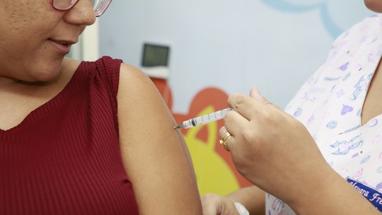 Vacinação contra a gripe é ampliada para todos a partir de 6 meses de idade - Foto: (Hélder Lima/Prefeitura de Guarujá)