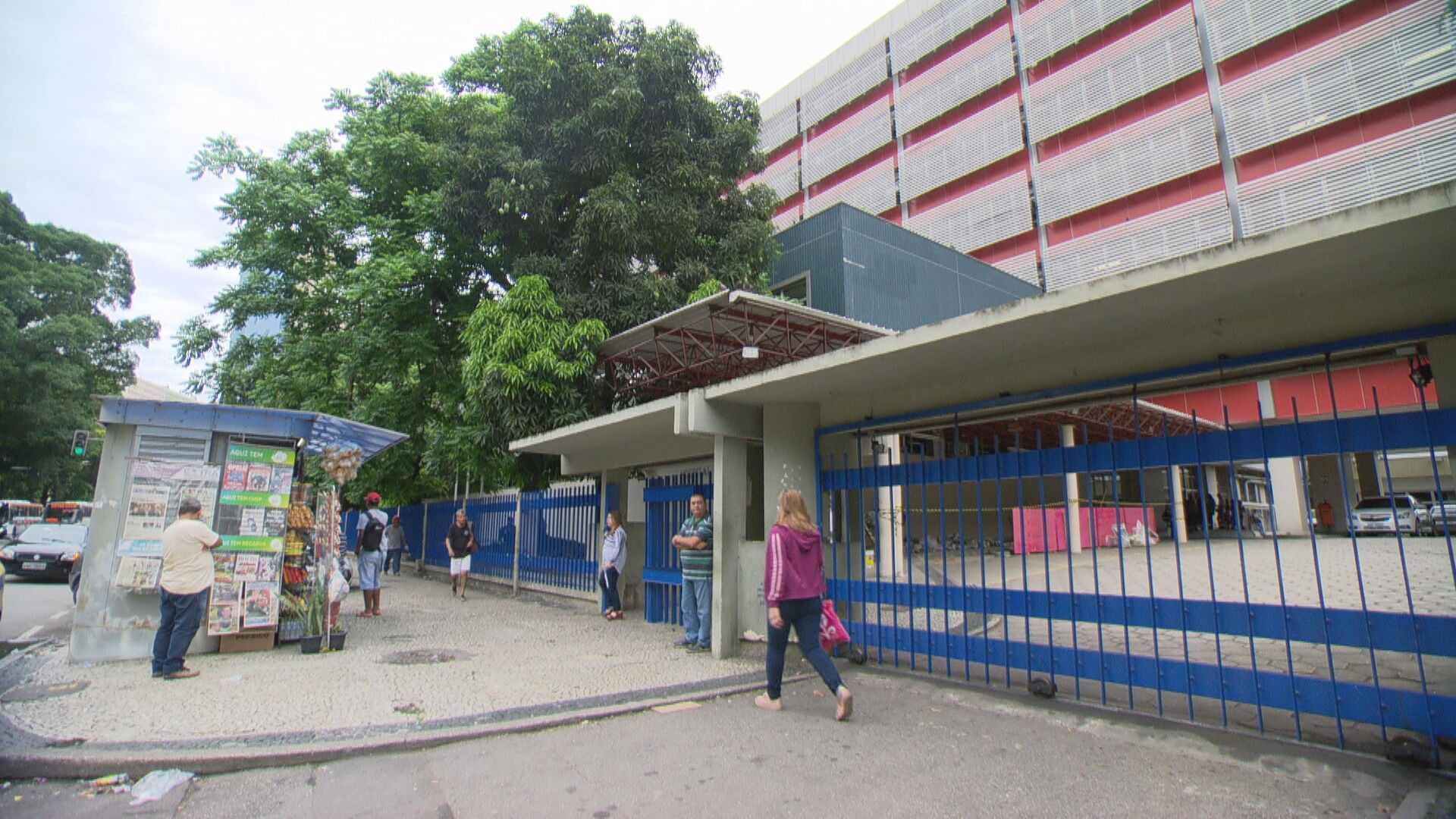 Homem é preso por incendiar companheira na Pavuna; vítima está em estado grave