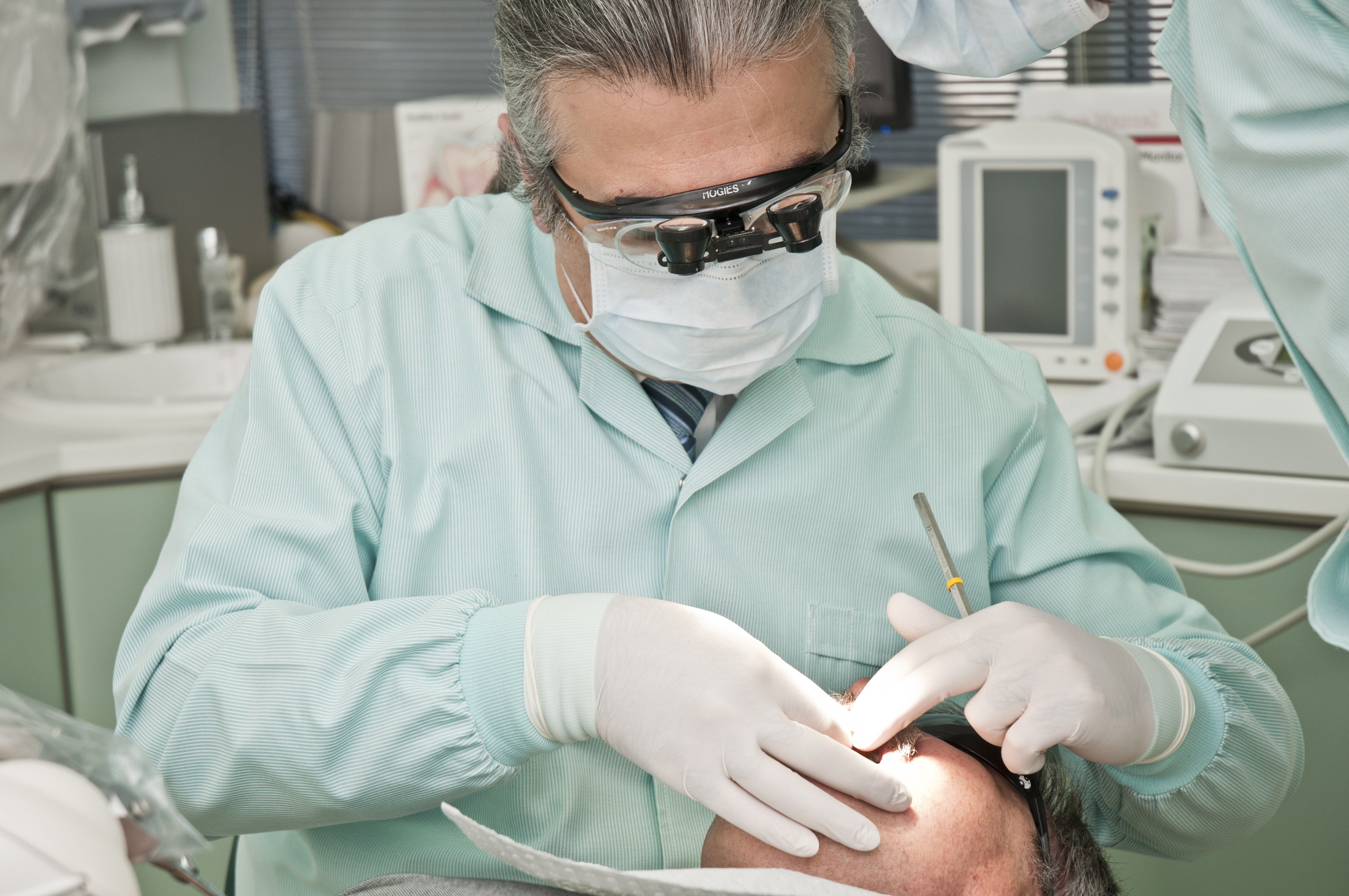 Por que zelar pelos dentes tem papel relevante na longevidade