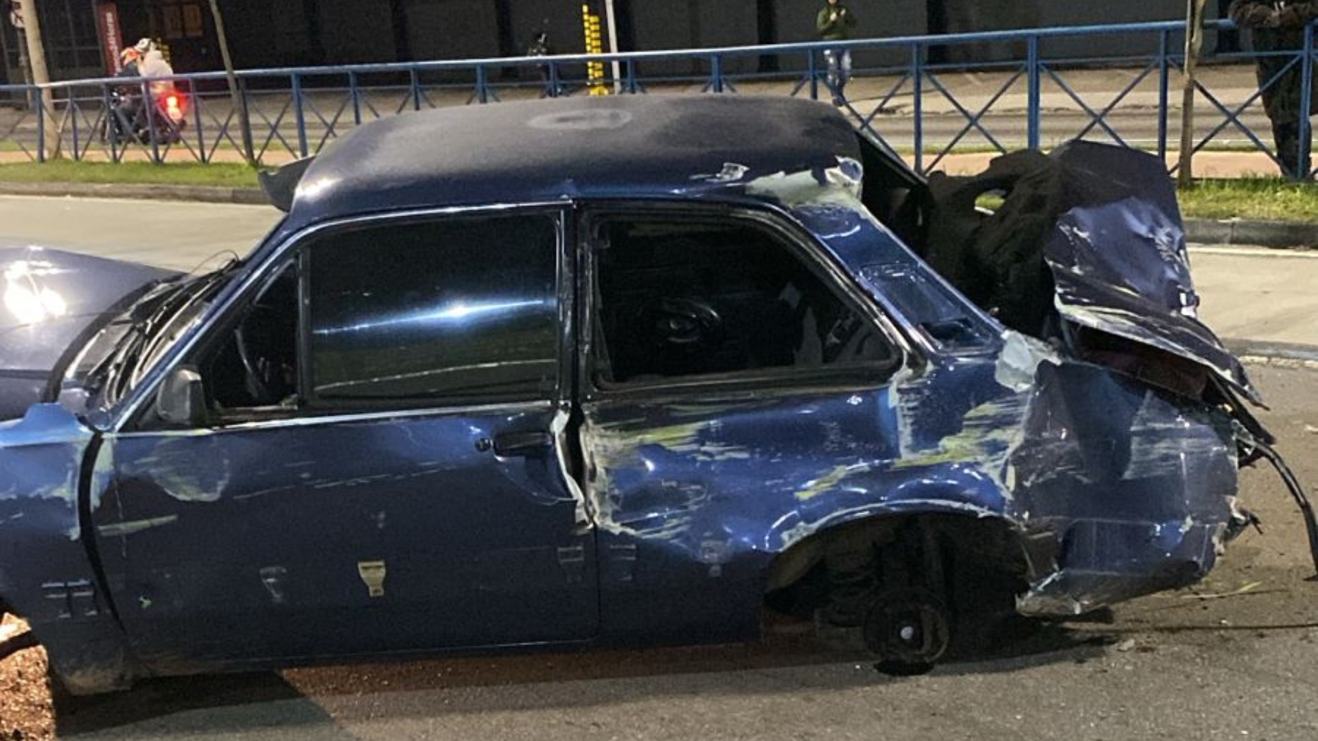 Homem é preso por dirigir bêbado e bater carro contra muro de supermercado em Sorocaba