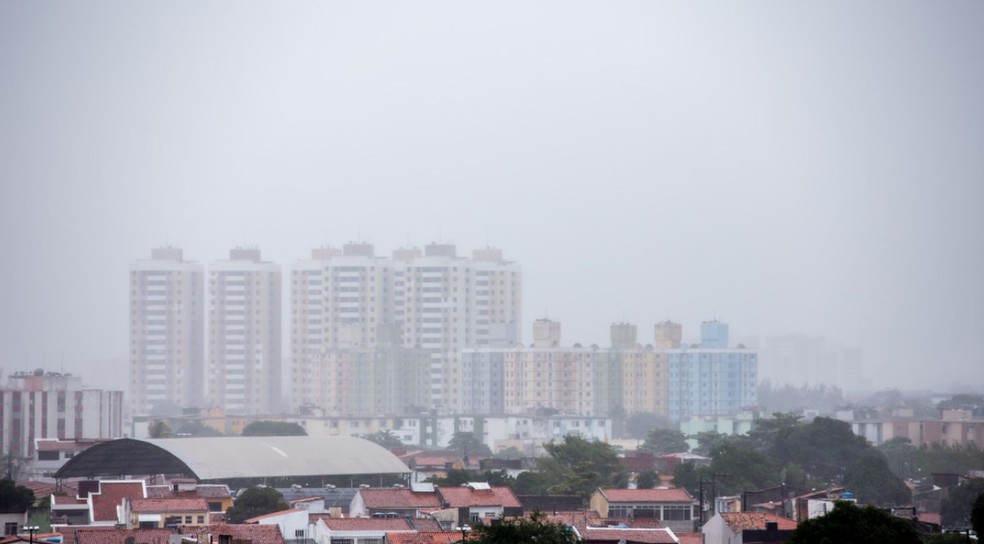 Tempo chuvoso em Aracaju  — Foto: ASN