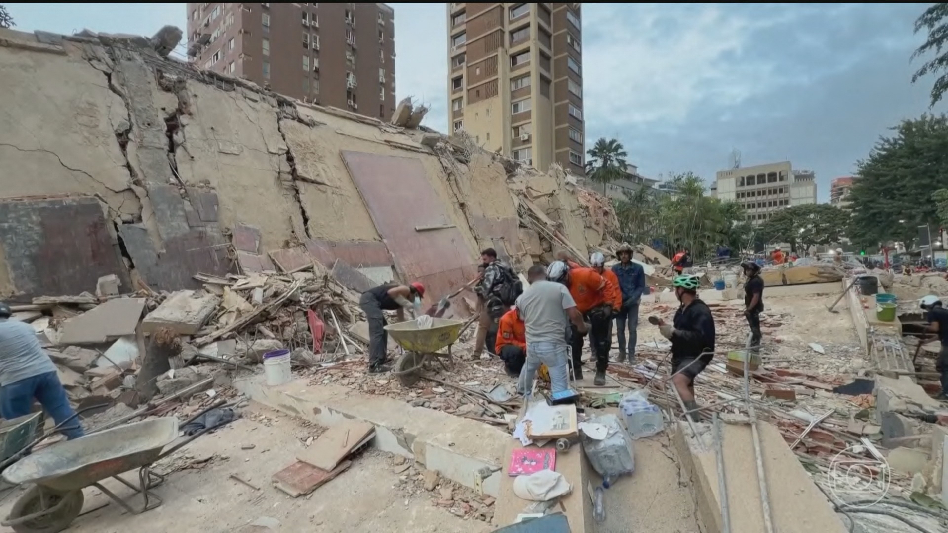 Equipes internacionais de resgate chegaram à Venezuela para buscar sobreviventes dos terremotos