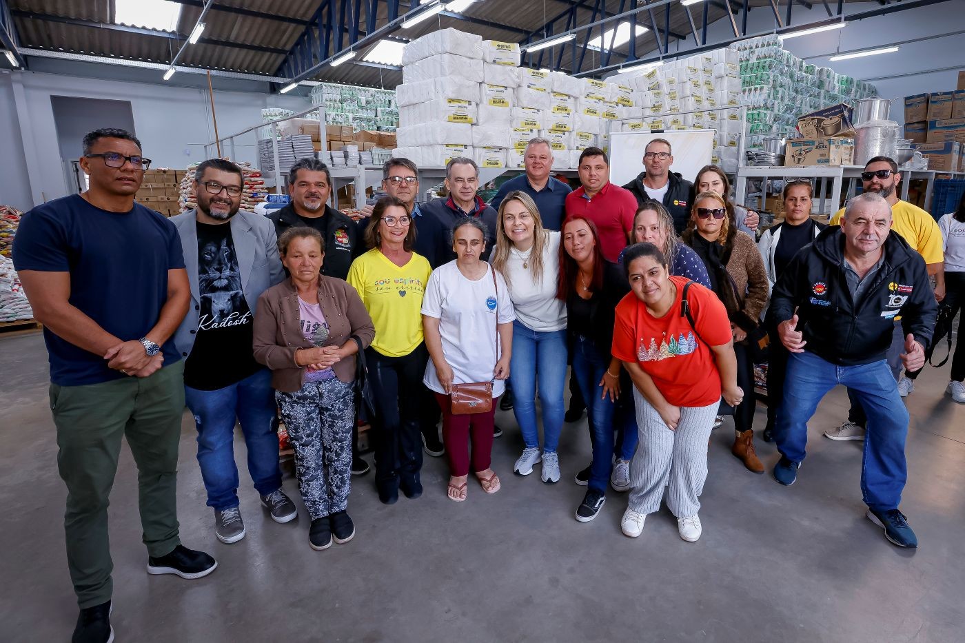 Prefeitura distribui 30 toneladas de alimentos arrecadados no 1.º de Maio Solidário