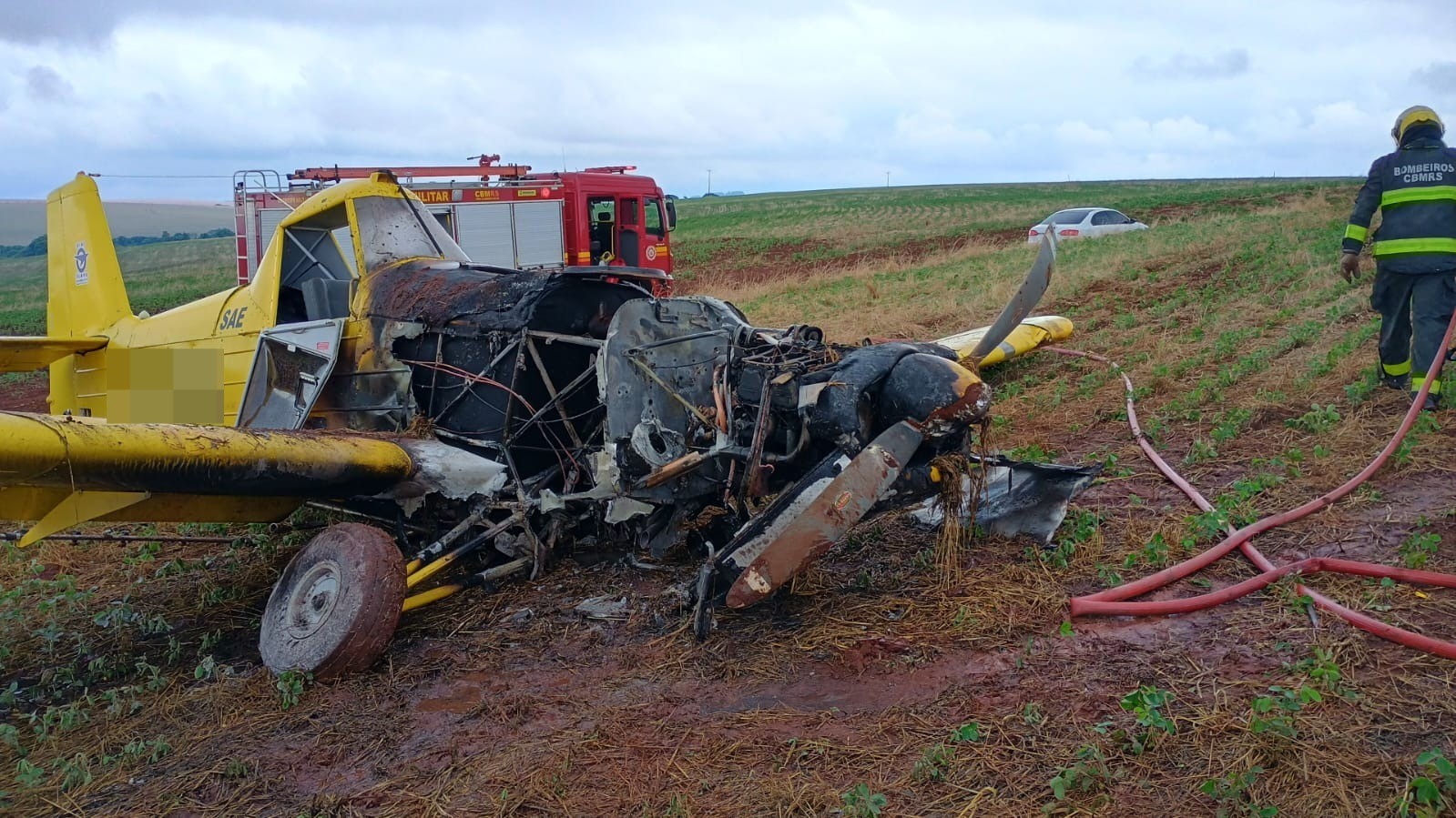 Avio agrcola pega fogo e faz pouso de emergncia no RS; piloto ficou ferido 