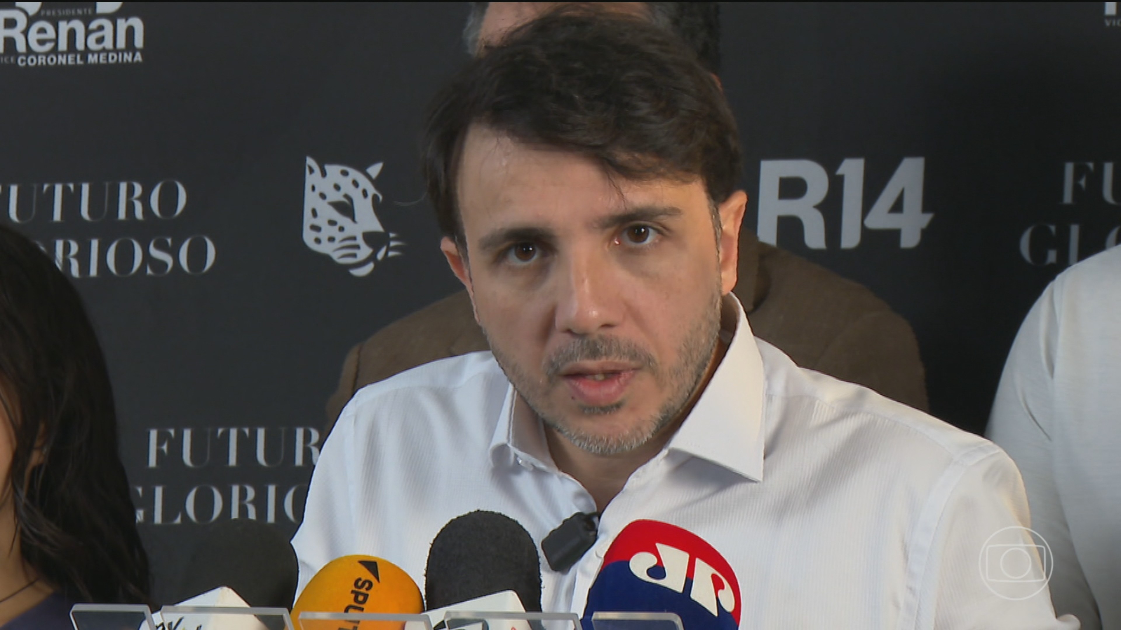Renan Santos, candidato à Presidência pelo Missão, participa de encontro com correspondentes da imprensa internacional