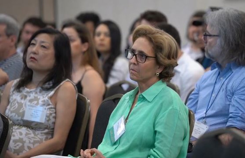 Lygia Pereira, conselheira da Sociedade Internacional de Pesquisa com Células-Tronco, durante simpósio em Ribeirão Preto — Foto: Reprodução/TV Globo