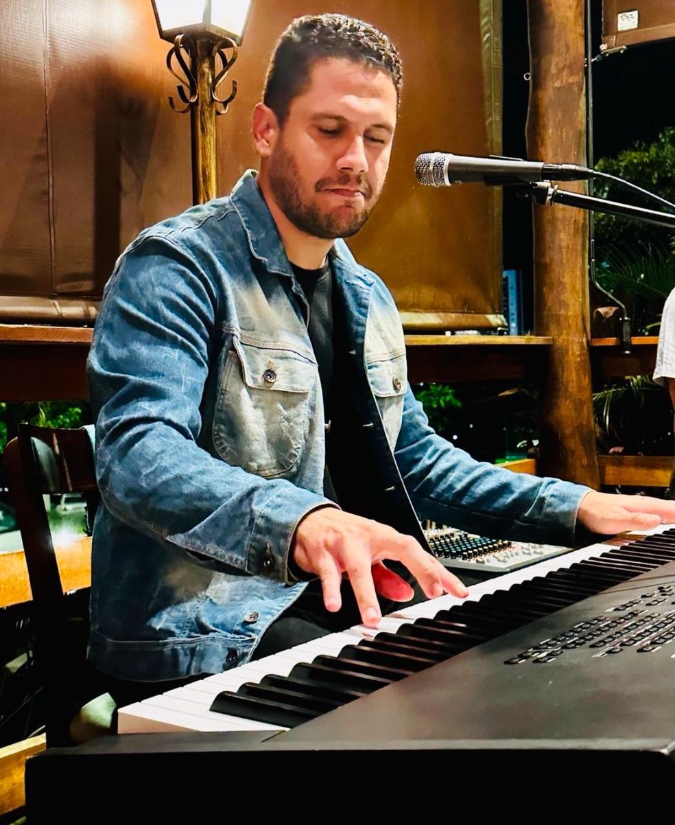 Nas redes sociais, Caio se apresenta como pianista, arranjador e produtor. — Foto: Redes sociais