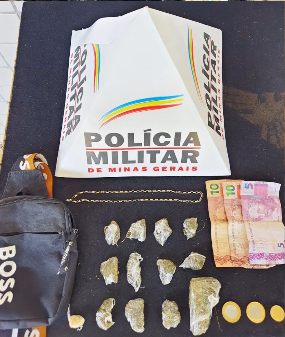 Material apreendido pela PM em Juiz de Fora  — Foto: Polícia Militar/Divulgação